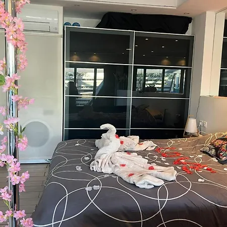 Charmante Au Coeur Du Village Naturiste