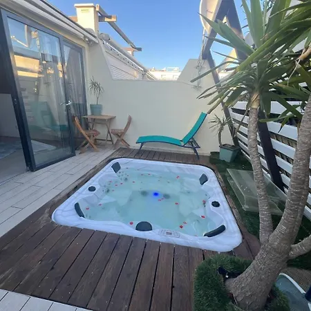 Charmante Au Coeur Du Village Naturiste