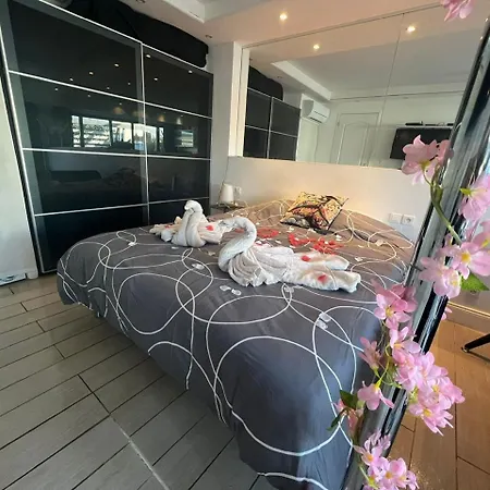 Charmante Au Coeur Du Village Naturiste Apartment