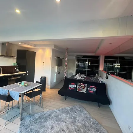 Apartment Charmante Au Coeur Du Village Naturiste