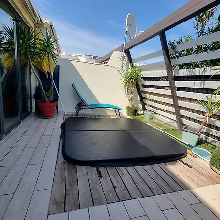 Apartment Charmante Au Coeur Du Village Naturiste *